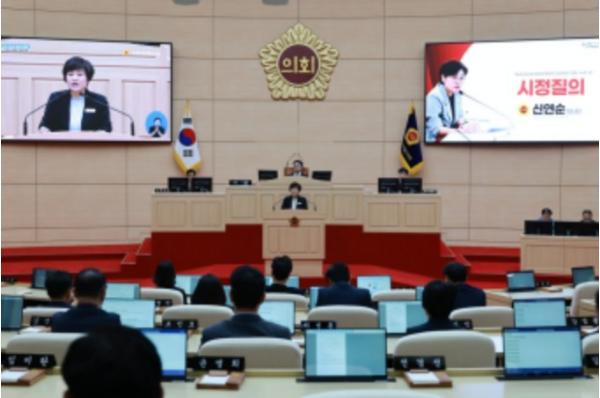 전남광주통합특별시의회 신연순 의원, 교육공무직 복지격차 해소해야…교육감, 통합 기준 마련 후 처우개선 기사 이미지