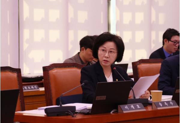 송옥주 의원, '2040년 화력발전 폐지, 고체연료 정책 지속 불가' 지적