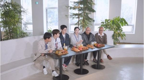 [SBS 우리동네 전성시대] 딘딘, 조리과장 황지오표 ‘소요사계빵’에 “차원이 달라!” 극찬… 이경규는 “풀매수” 선언